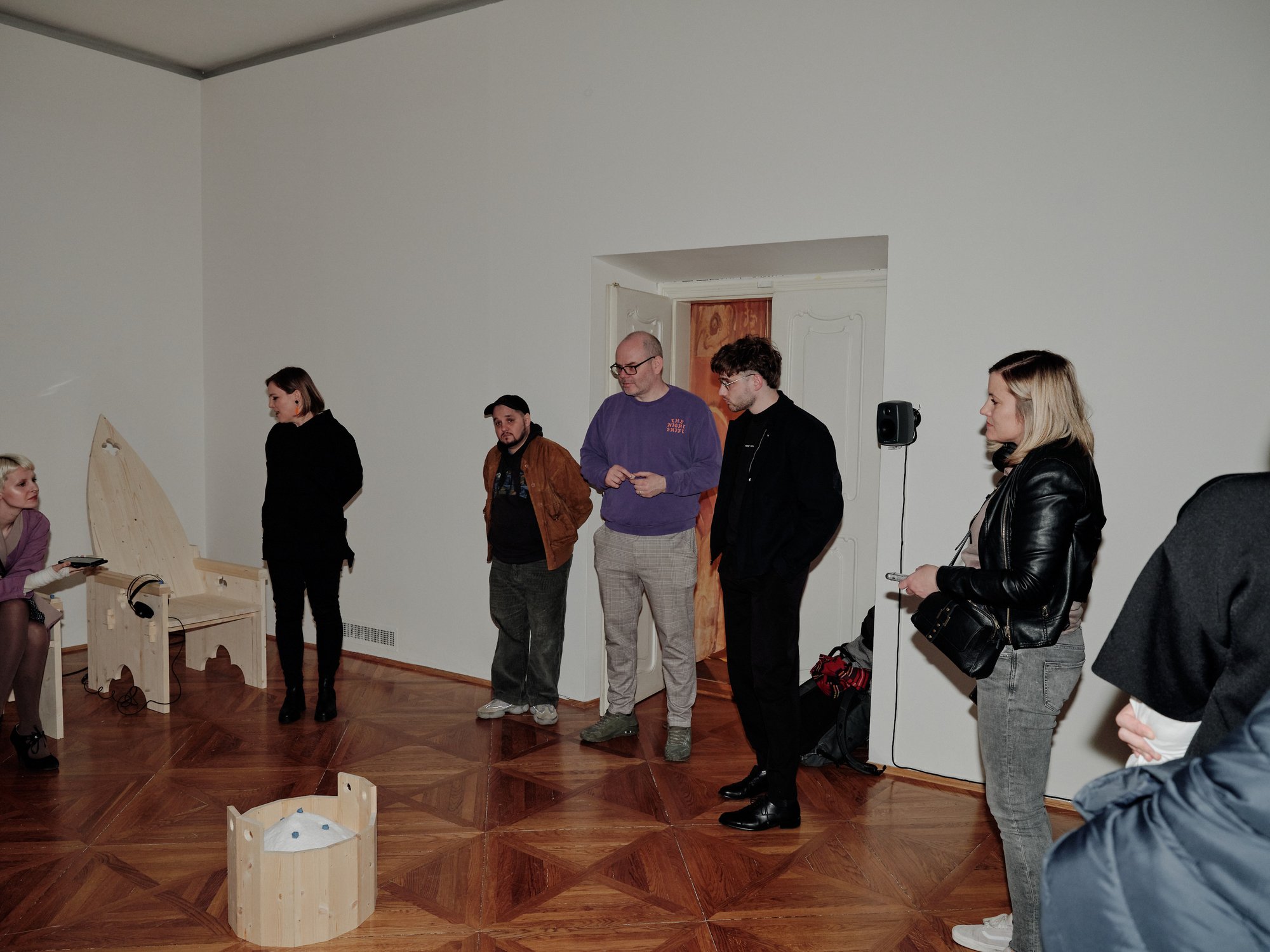 In the Shadows of the Main Character view 3